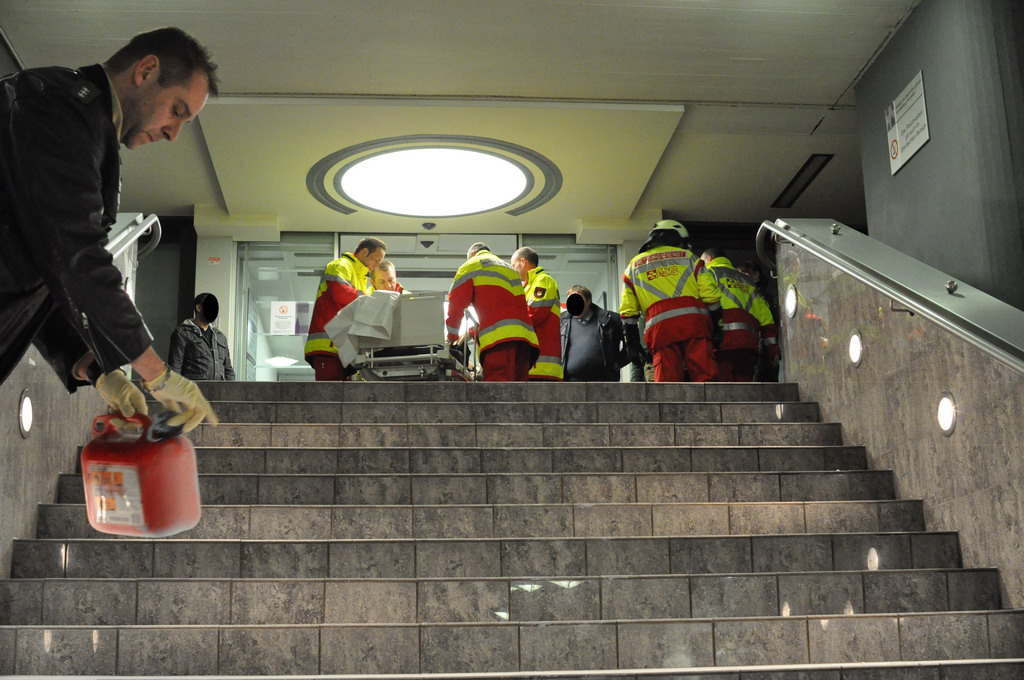 Person wollte sich anzuenden KH Holweide P01.JPG